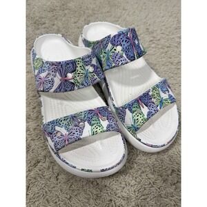 Iconic Crocs Comfort Unisex  Crush Butterfly Platform Comfort Sandal M 8 W‎ 10
